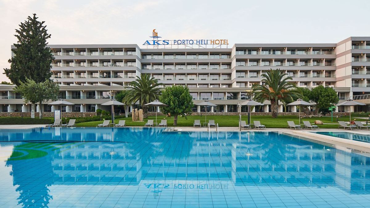 Το πολυτελές resort για διαμονή 4* στο κοσμοπολίτικο Πόρτο Χέλι