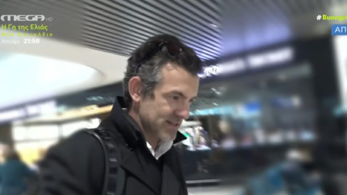 Ο Φίλιππος Μιχόπουλος στο αεροδρόμιο