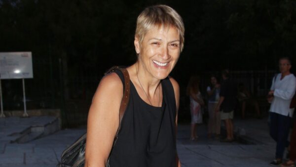 Η Καίτη Κωνσταντίνου σε θεατρική παράσταση το 2016