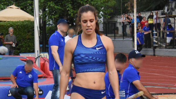 Η Κατερίνα Στεφανίδη στο γήπεδο