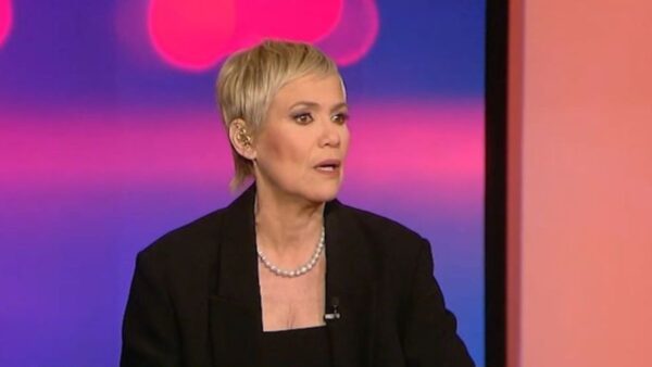 Η Κωνσταντίνα Μιχαήλ στην εκπομπή Καλύτερα αργά