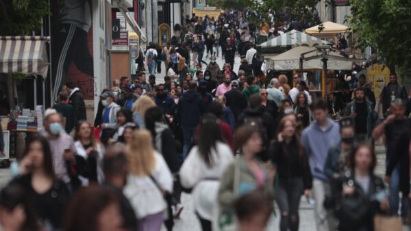 Κόσμος στο κέντρο της Αθηνας