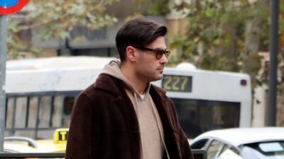 Ο Κώστας Μαρτάκης στο κέντρο της Αθήνας