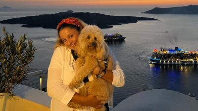 Η Μαργαρίτα Νικολαΐδη με τον σκύλο της