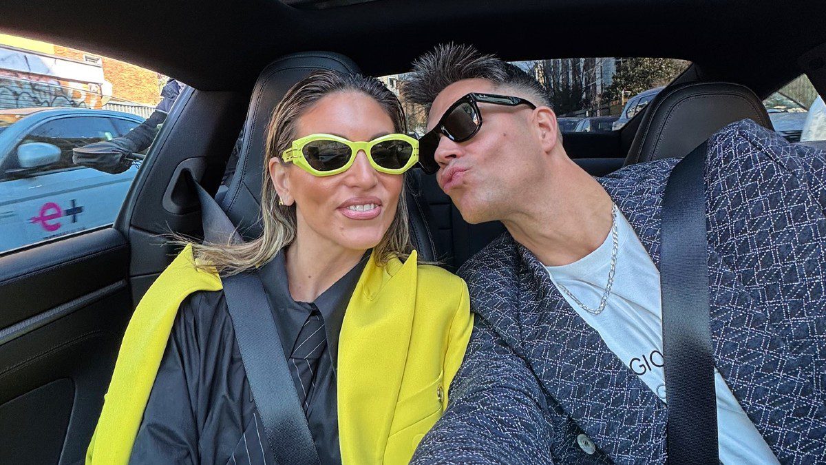 Η Οικονομάκου και ο Τσερέλα στο αυτοκίνητο