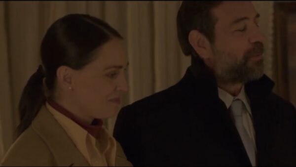 Ο Διονύσης και η Μαίρη στην σειρά «η παραλία»