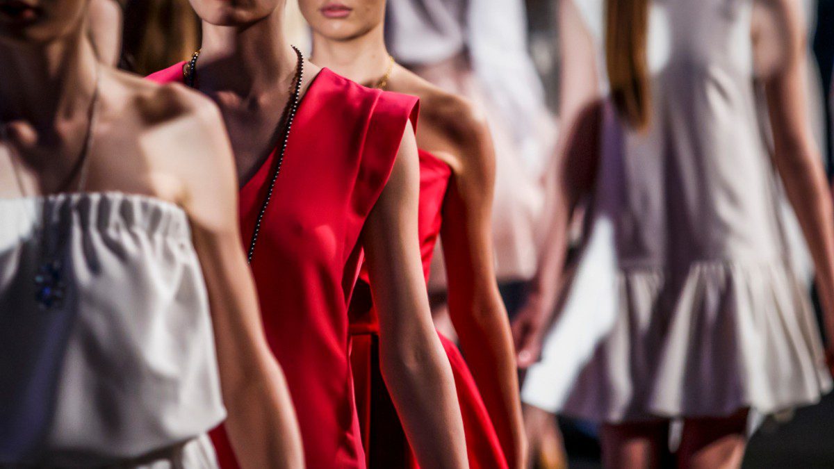 Εβδομάδα Μόδας Παρίσι και σόου σχεδιαστών