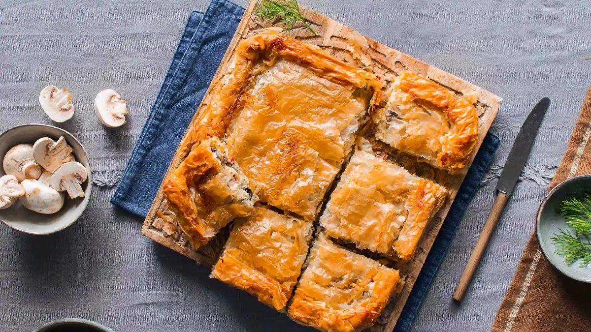 Πατατόπιτα κομμένη σε κομμάτια