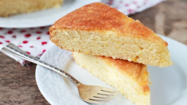 Σιροπιαστή γιαουρτόπιτα