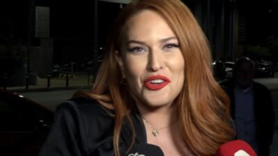 Η Σίσσυ Χρηστίδου μιλώντας στις κάμερες των εκπομπών