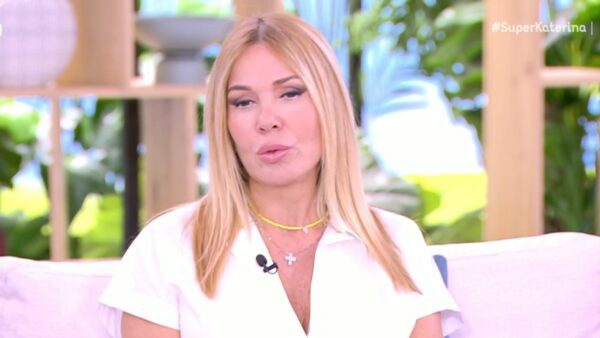 Η Χριστίνα Παππά στο πλατό της εκπομπής Super Κατερίνα