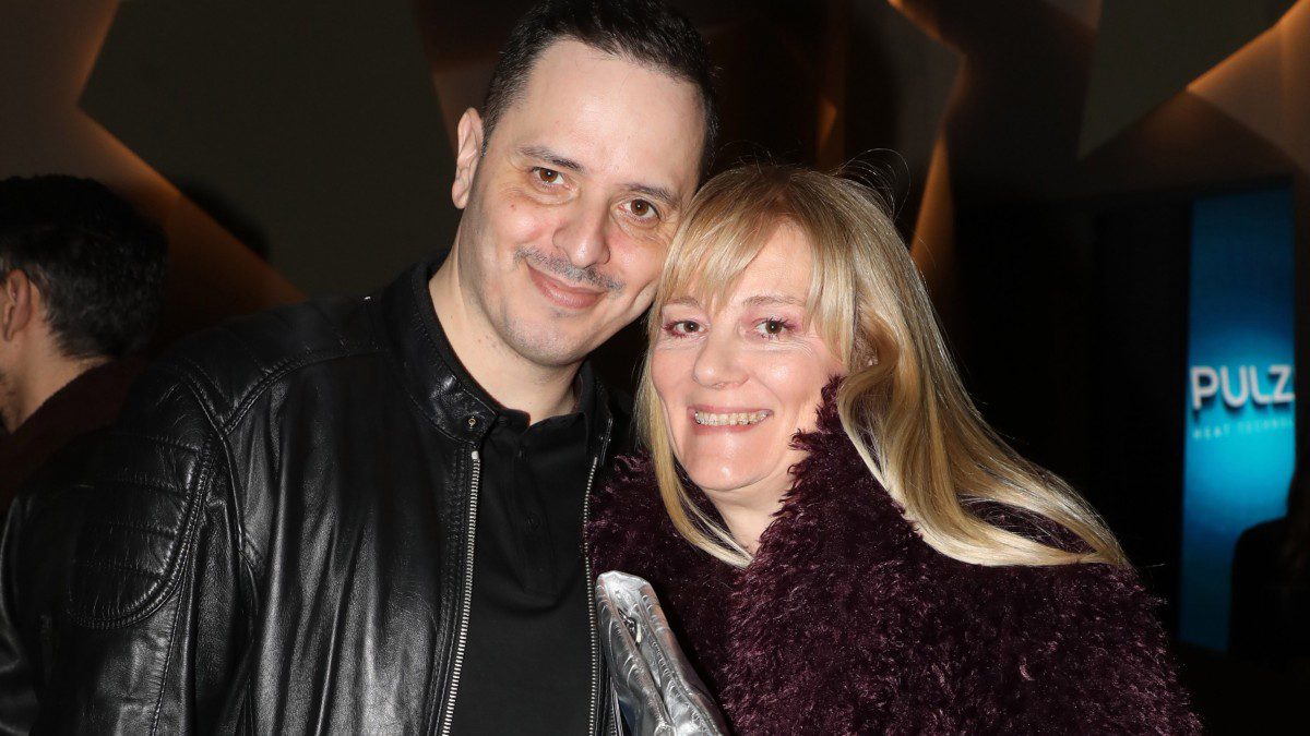 Αλέξανδρος Τσουβέλας, Εύα Καρύδη