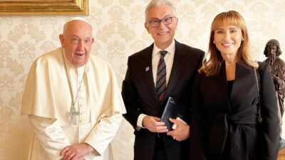 Πάπας Φραγκίσκος, Μάρα Ζαχαρέα