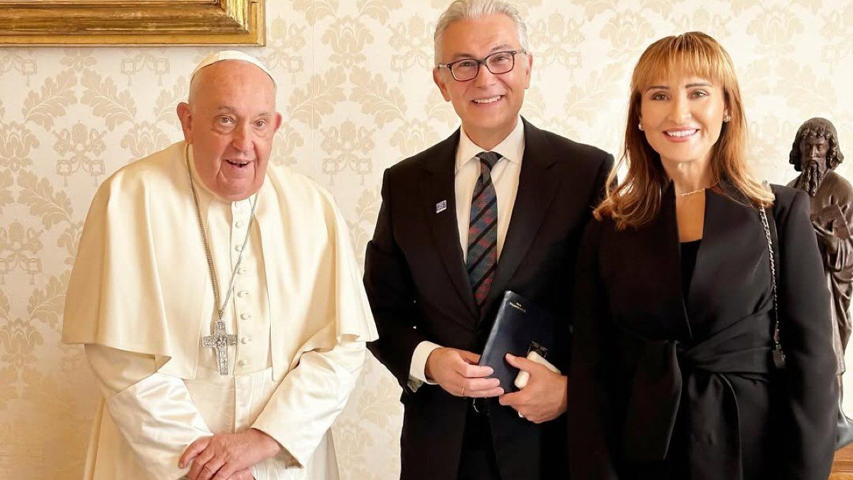 Πάπας Φραγκίσκος, Μάρα Ζαχαρέα