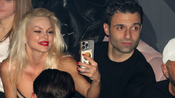 Βίκυ Κάβουρα, Γιώργος Τζαβέλλας