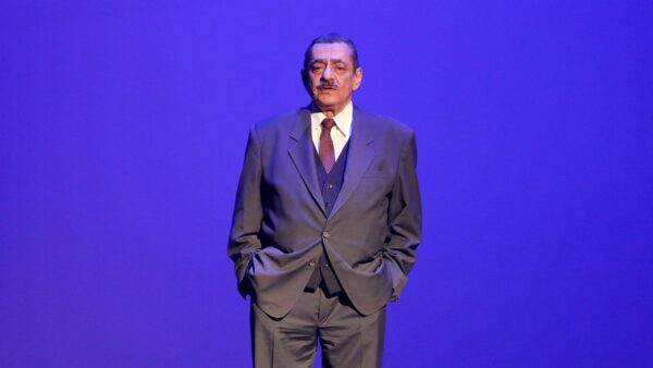 Ο Αντώνης Καφετζόπουλος σε παράστασή του.