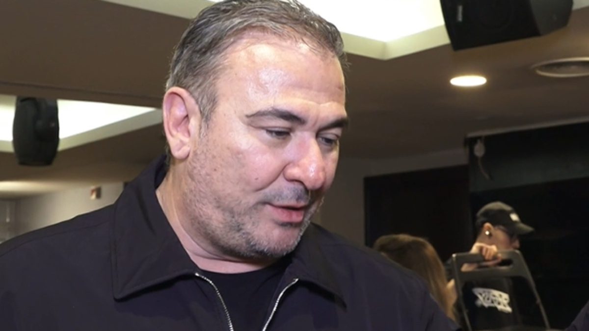 Ο Αντώνης Ρέμος στην κάμερα των Weekenders