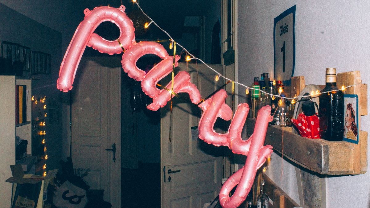 Ταμπέλα με πάρτι