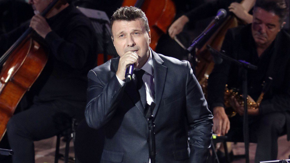 Ο Γιάννης Πλούταρχος σε συναυλία του