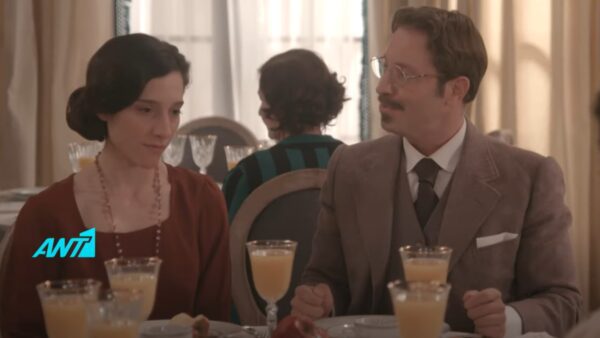 Η Σοφία και ο Αλέξανδρος τρώνε πρωινό