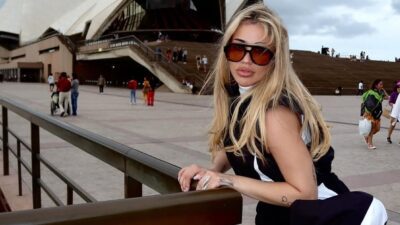 Η Κόνι Μεταξά σε ταξίδι στο εξωτερικό