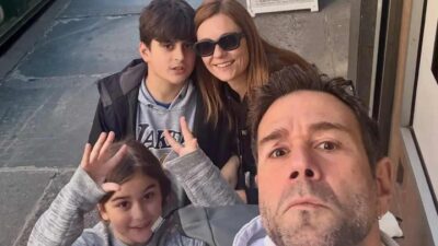 Η Θάλεια Ματίκα και ο Τάσος Ιορδανίδης με τα παιδιά τους στη Νέα Υόρκη