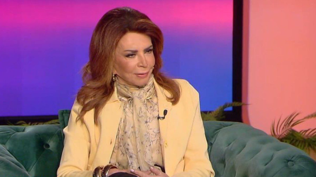 Η Μιμή Ντενίση στο πλατό της εκπομπής Καλύτερα Αργά