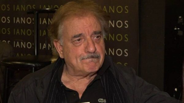 Ο Μητρούσης στην πρώτη του τηλεοπτική εμφάνιση μετά το τροχαίο