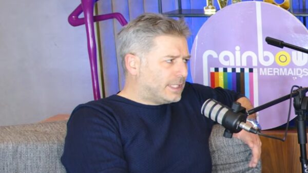 Ο Αλέξανδρος Μπουρδούμης στην εκπομπή Rainbow Mermaids