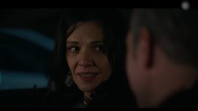 Η Μαρίνα από τα Παιχνίδια Εκδίκησης σε αυτοκίνητο