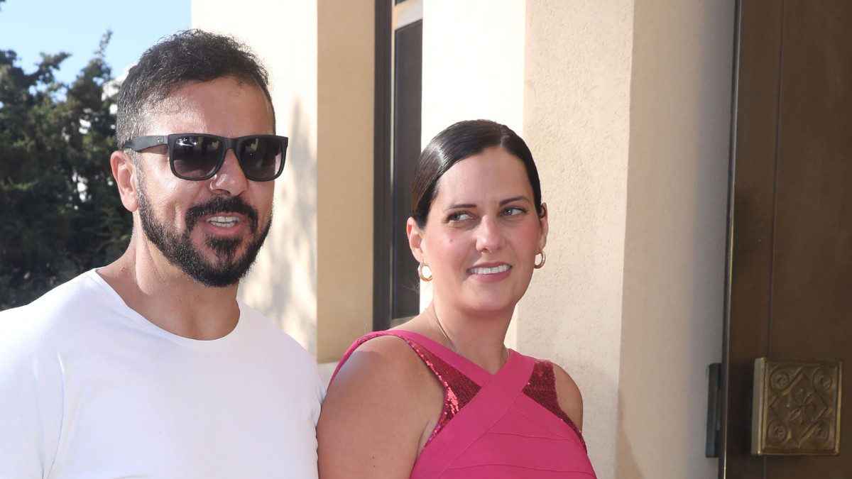 Ο Τριαντάφυλλος και η σύζυγος του Δήμητρα Σιαμπάνη