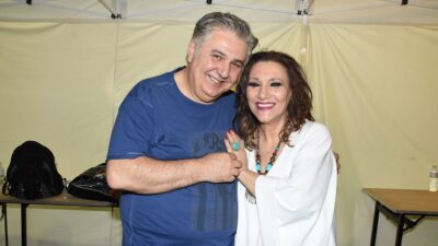 Η Ελένη Βιτάλη αγκαλιά με γνωστό ηθοποιό