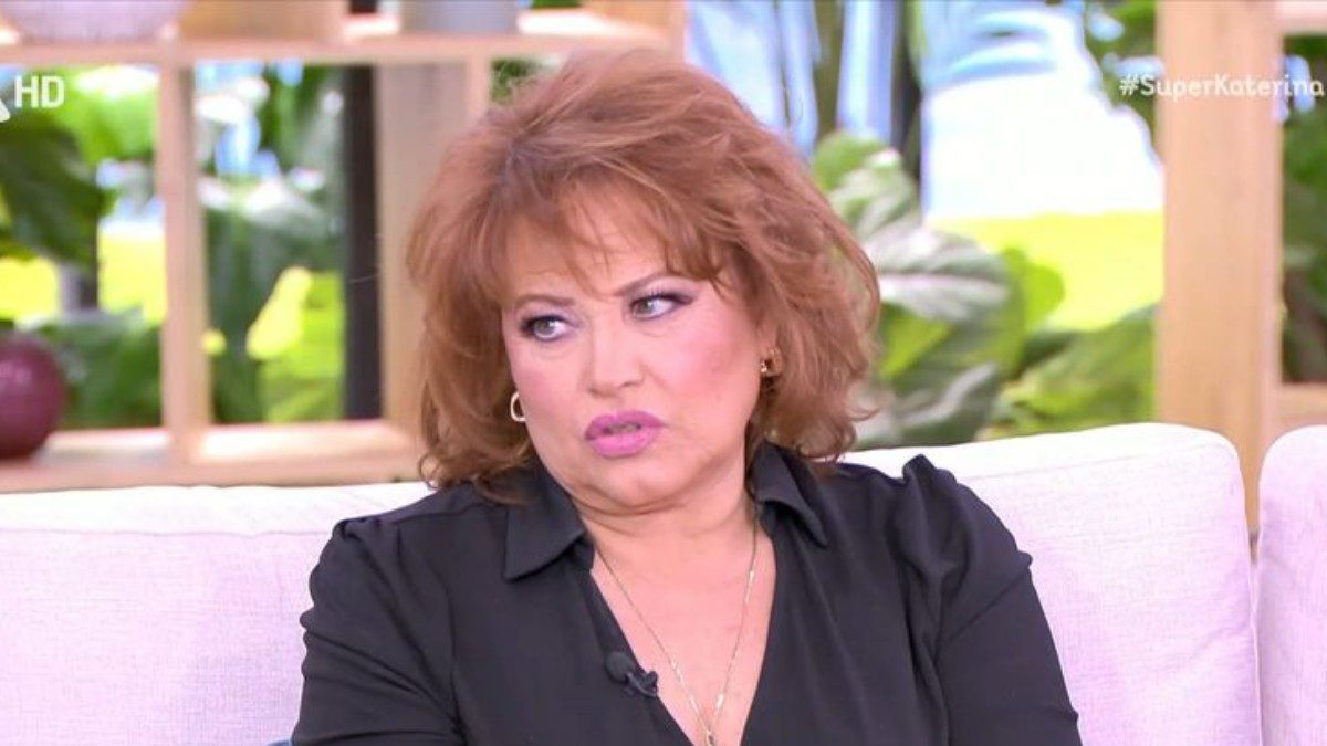 Η Νικολέττα Βλαβιανού στην εκπομπή Super Κατερίνα