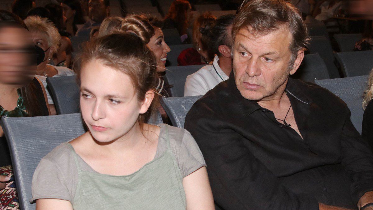 Ο Απόστολος Γκλέτσος με την κόρη του, Βαλίσια