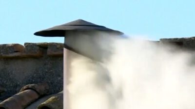 Πάπας λευκός καπνός