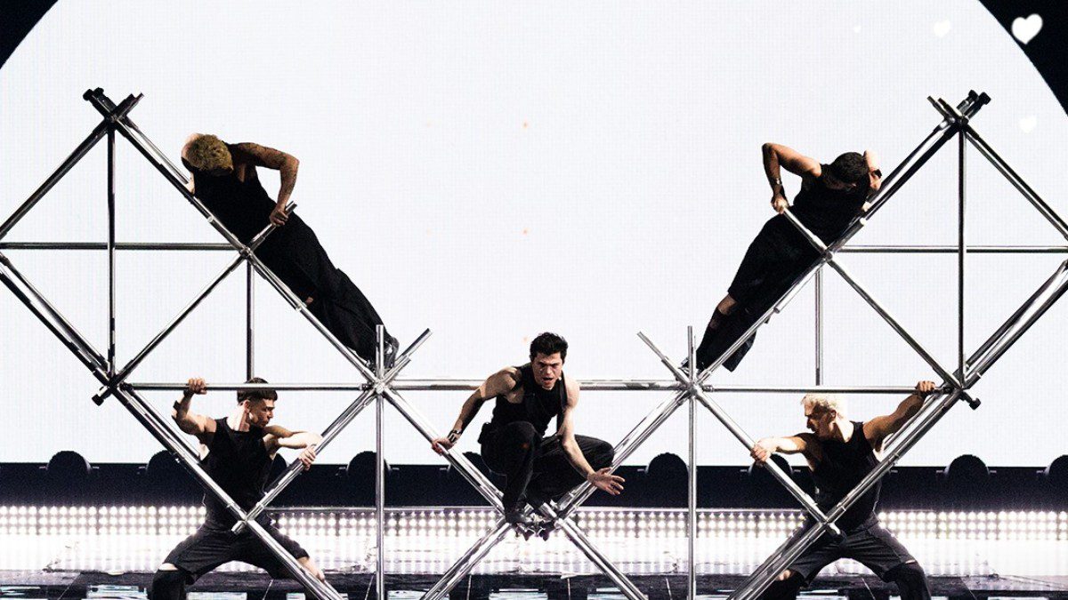 Ο Theo Evan στη σκηνή της Eurovision