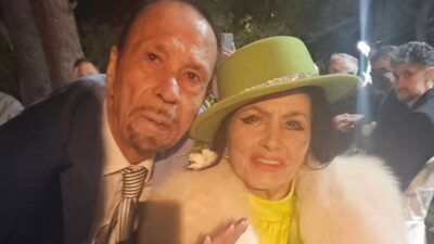 Ζωζώ Σαπουντζάκη καροτσάκι