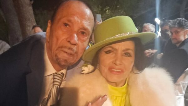 Ζωζώ Σαπουντζάκη καροτσάκι