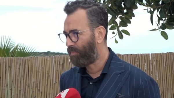 Ο Άγγελος Μπράτης σε έξοδό της