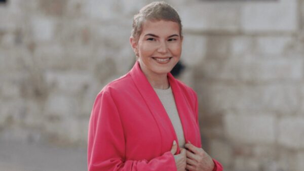 Η Άννα Σιάλαρου στο Facebook