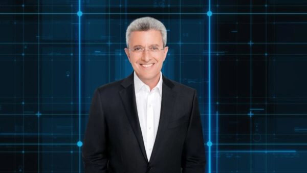 Ο Νίκος Χατζηνικολάου