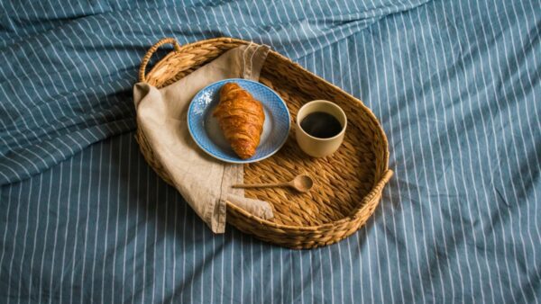 Ένα πρωινό πάνω σε κρεβάτι