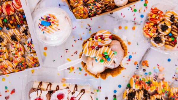 Διάφορα γλυκά για κέρασμα