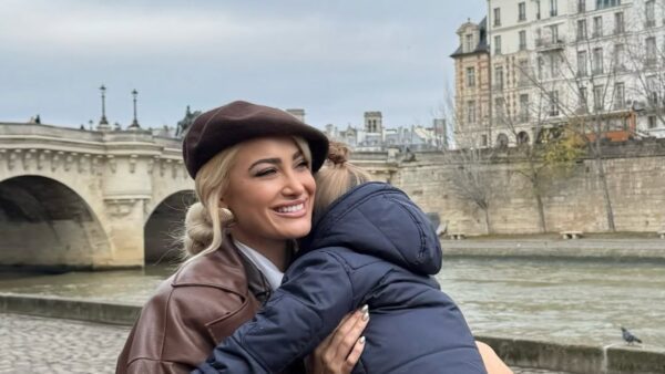 Η Ιωάννα Τούνη με τον γιο της, Πάρη