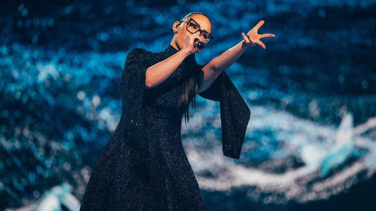Η Klavdia στη σκηνή της Eurovision