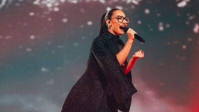 Η Klavdia στη σκηνή της Eurovision
