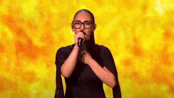 Η Klavdia στη σκηνή της Eurovision