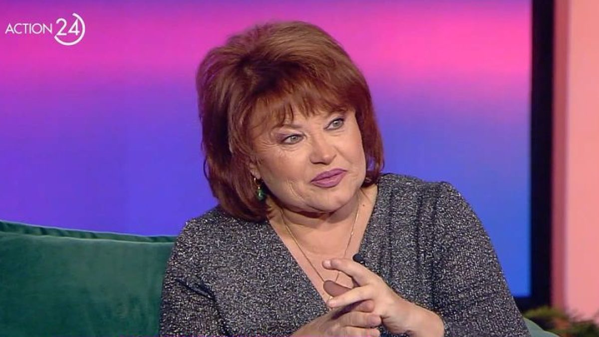 Η Νικολέττα Βλαβιανού στο πλατό του Καλύτερα Αργά