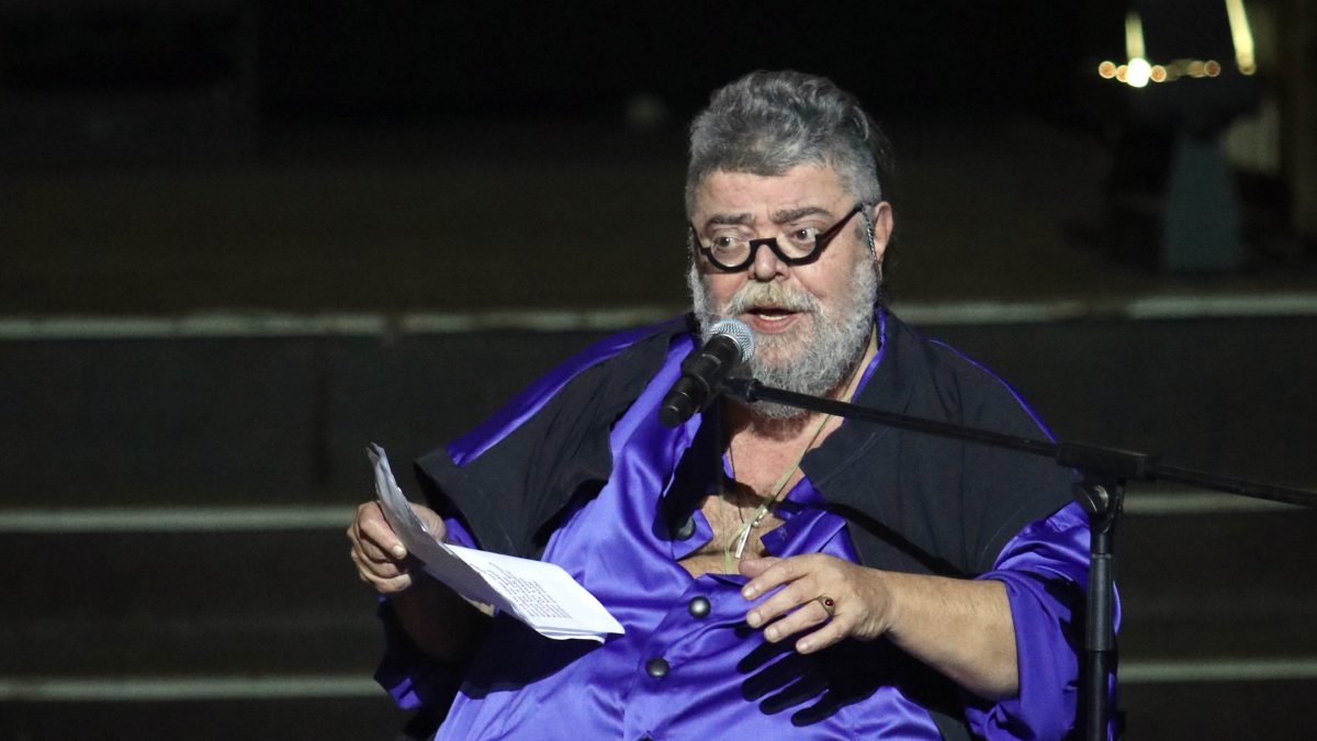 Ο Σταμάτης Κραουνάκης