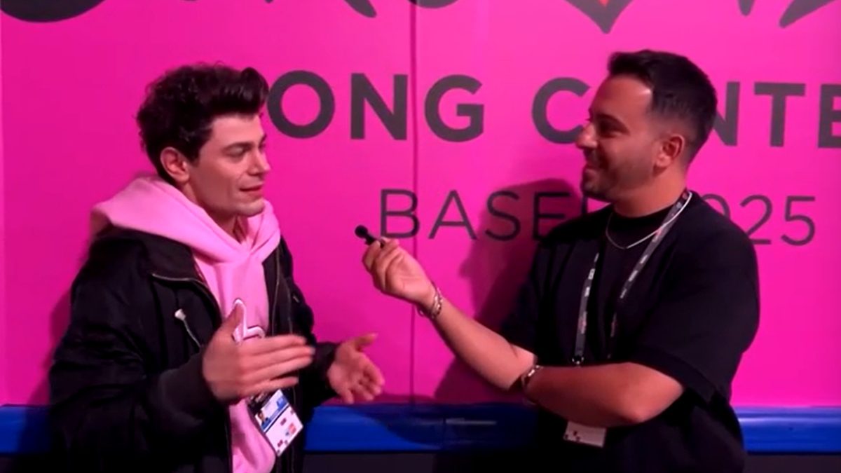 Ο Theo Evans στην κάμερα του Breakfast at Star